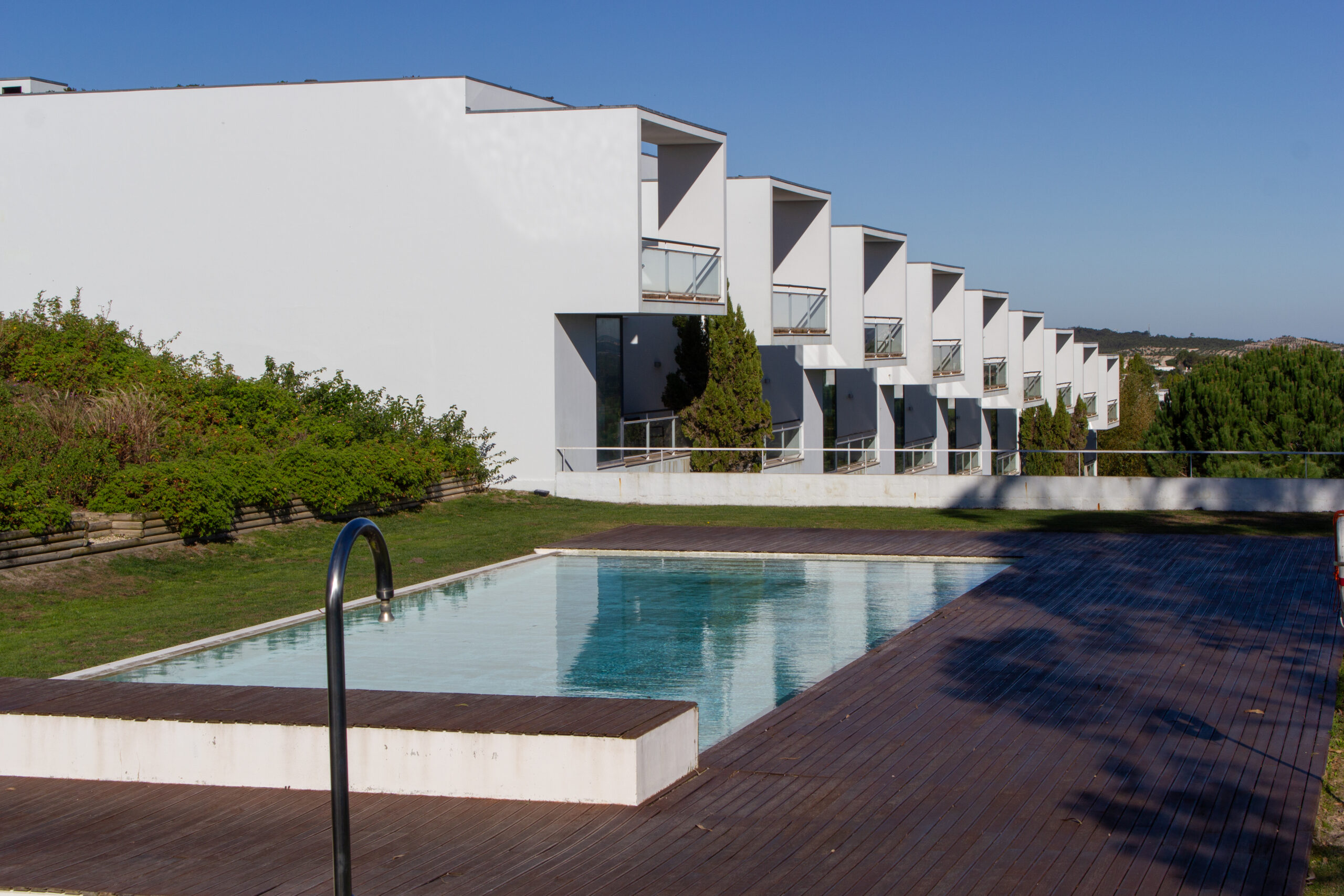 As 21 Moradias em Banda de Menezes no Bom Sucesso