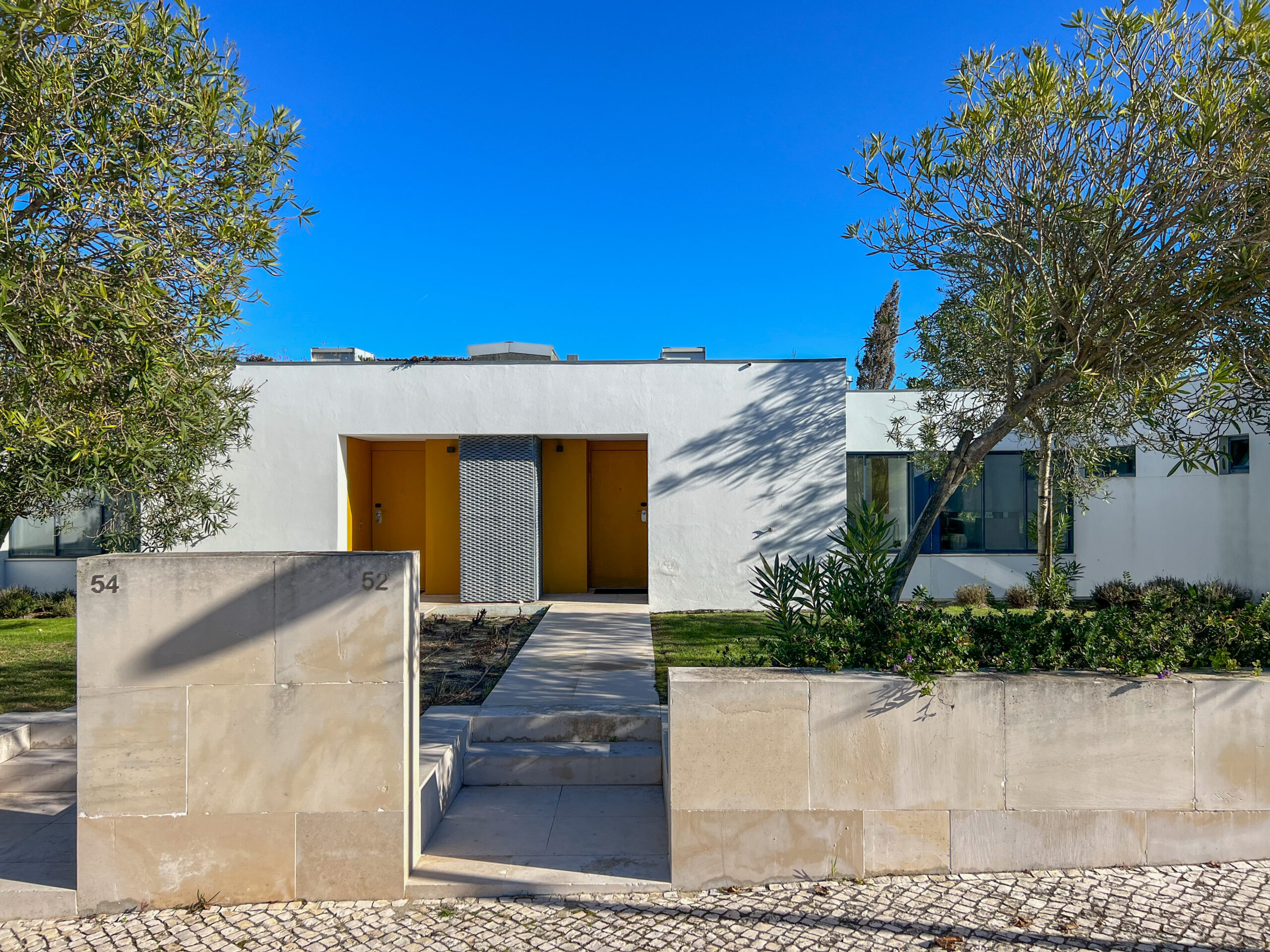 Menezes e Bastos’ 18 Moradias em Banda T1 no Bom Sucesso