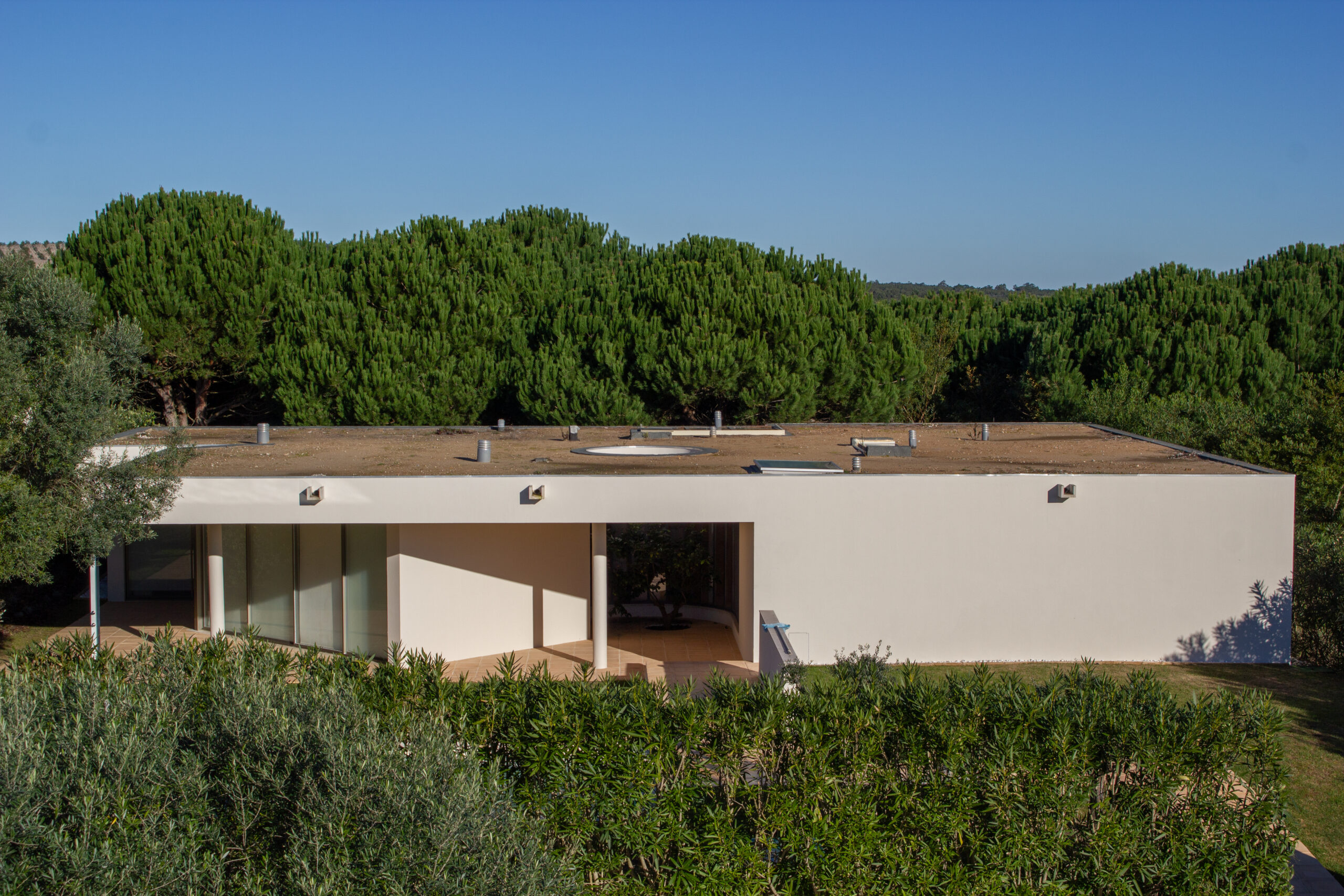 Menezes e Bastos’ 3 Moradias B no Bom Sucesso